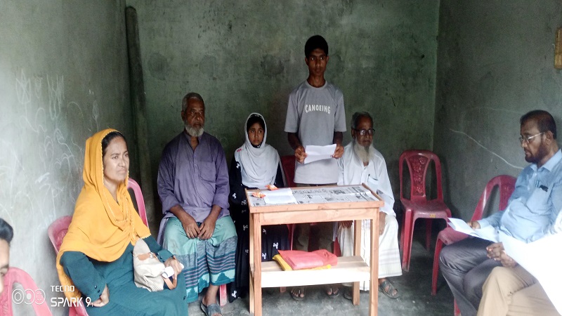 পাইকগাছায় হত্যা মামলা তুলে নিতে চাচার হুমকি ও তার মিথ্যা মামলায় হয়রানি এড়াতে সংবাদ সম্মেলন